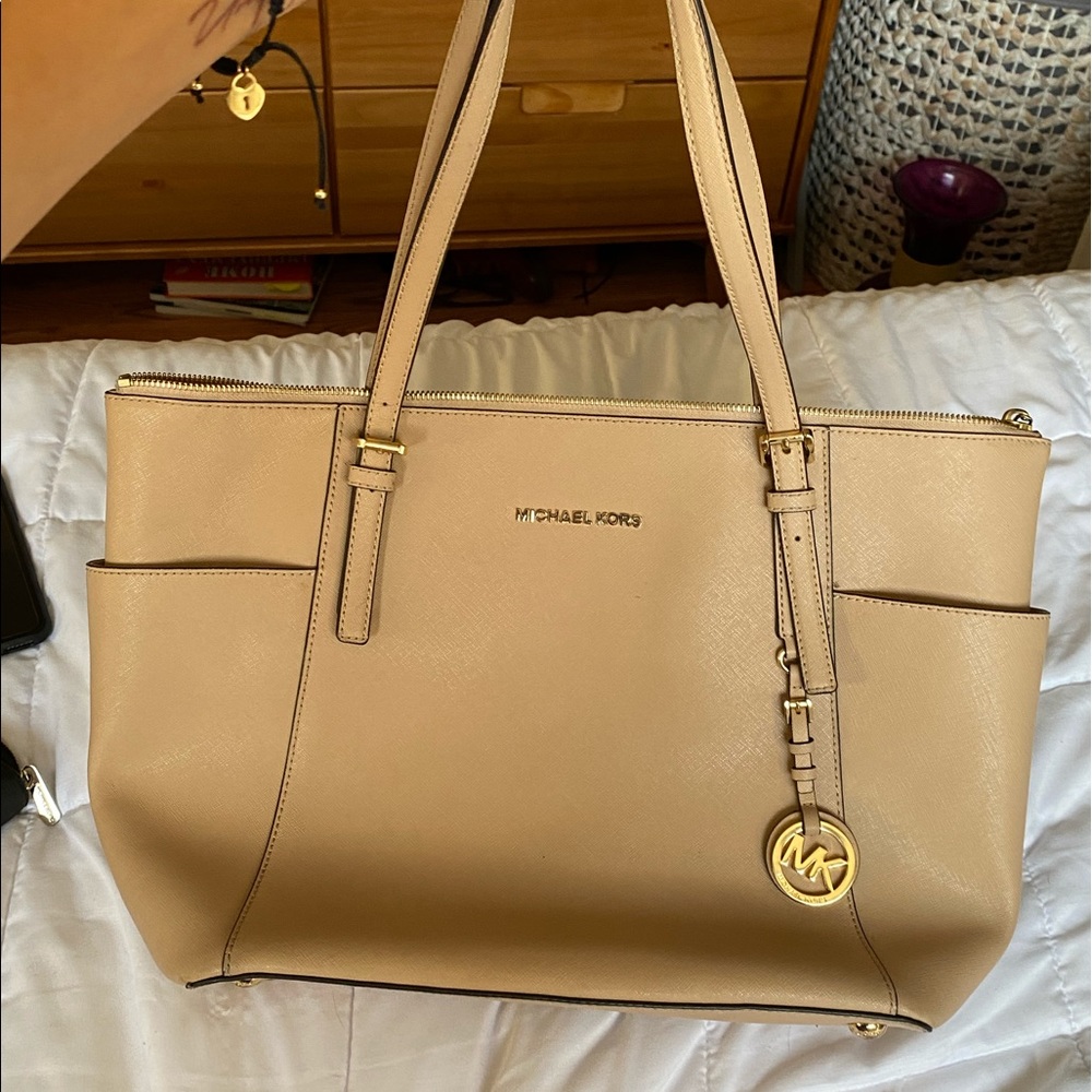 Michael Kors nude/tan Jet Set purse